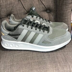 Adidas RUN 84  Olive Athletic Shoes men's size 11 new in box